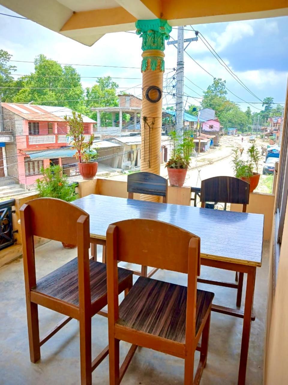 Tiger Corner Inn Homestay Саураха Экстерьер фото