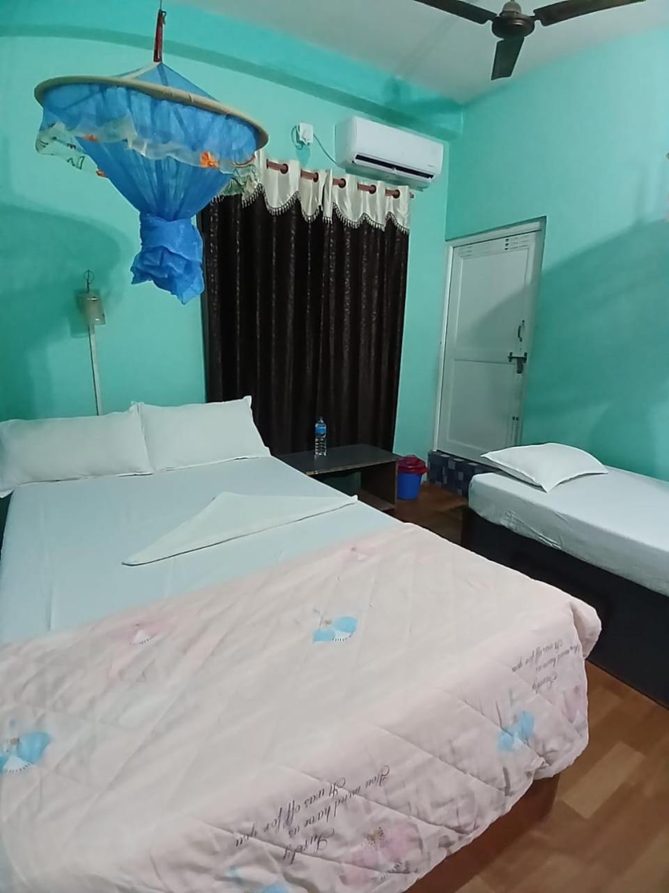 Tiger Corner Inn Homestay Саураха Экстерьер фото