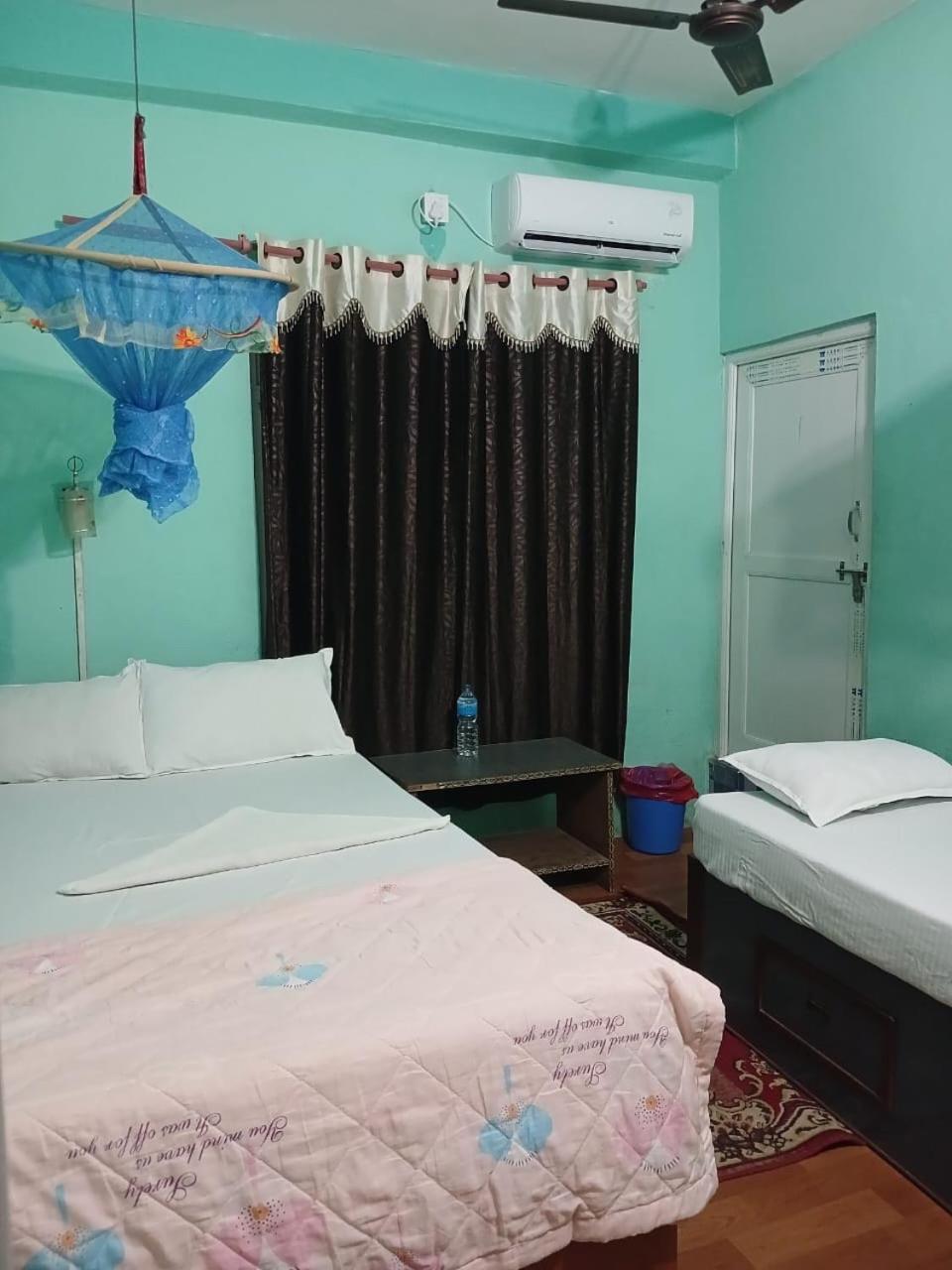 Tiger Corner Inn Homestay Саураха Экстерьер фото
